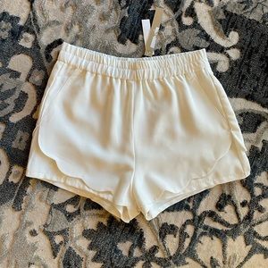 NWT Aqua Brand Pull On Scalloped High Waisted Shorts